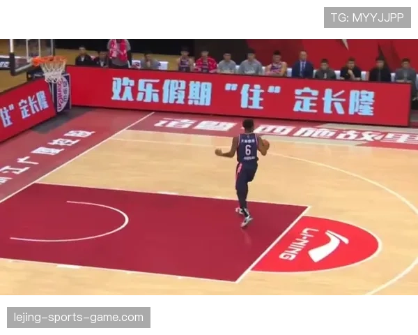 抢篮板犯规判定标准:如何区分合法卡位与阻挡犯规? 抢篮板犯规判定标准:如何区分合法卡位与阻挡犯规?